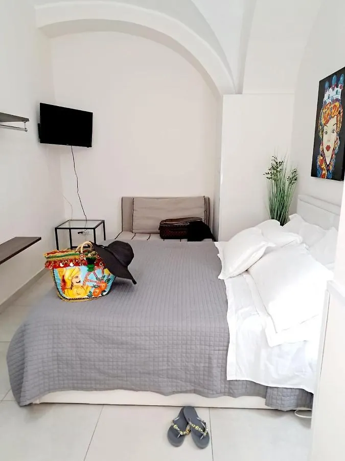 Scuto Home Katánie Itálie